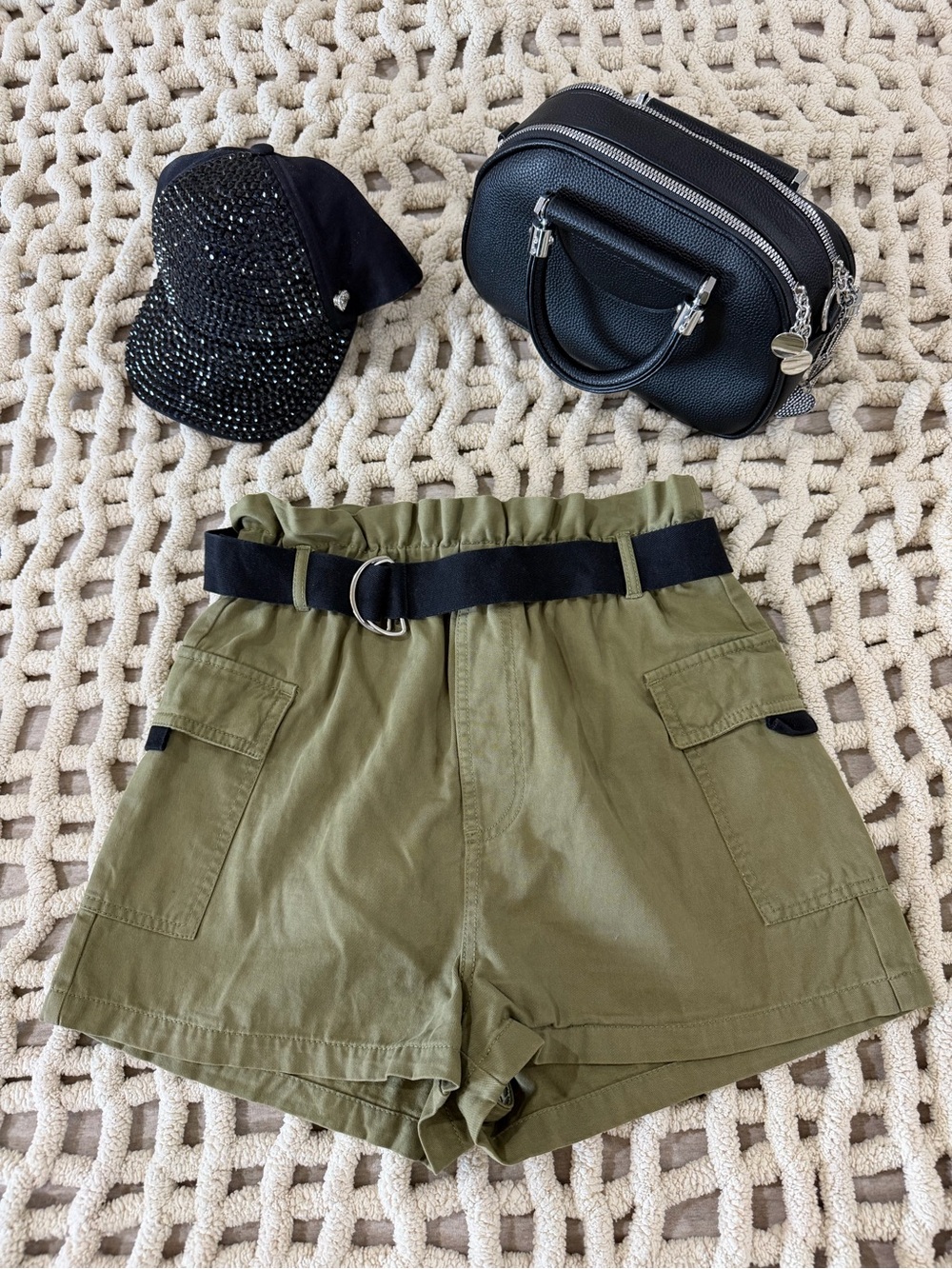 Divided by H&M  Olive Green Summer Cargo Shorts with Black Belt size 4 #0097